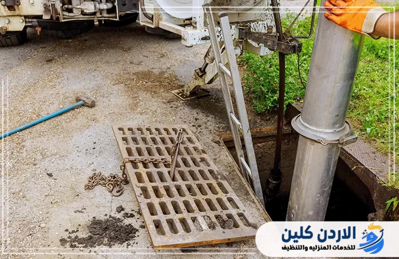 تنظيف خطوط الصرف الصحي في الأردن